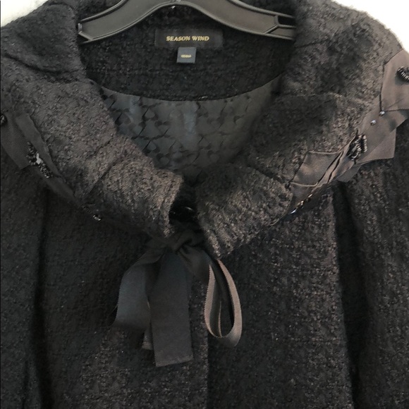 Cape coat with sequins collar & balloon sleeves - Picture 4 of 7